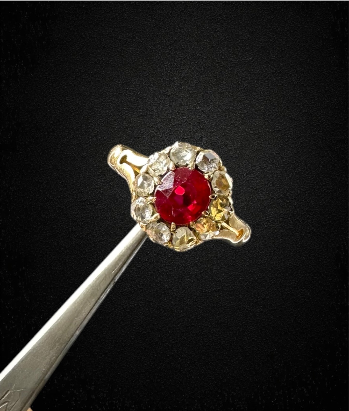 Anello Austro-Ungarico con Rubino e Diamanti