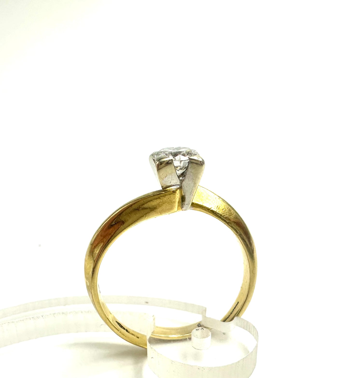 Anello solitario Salvini in oro giallo 18k con diamante da 0,40 ct.