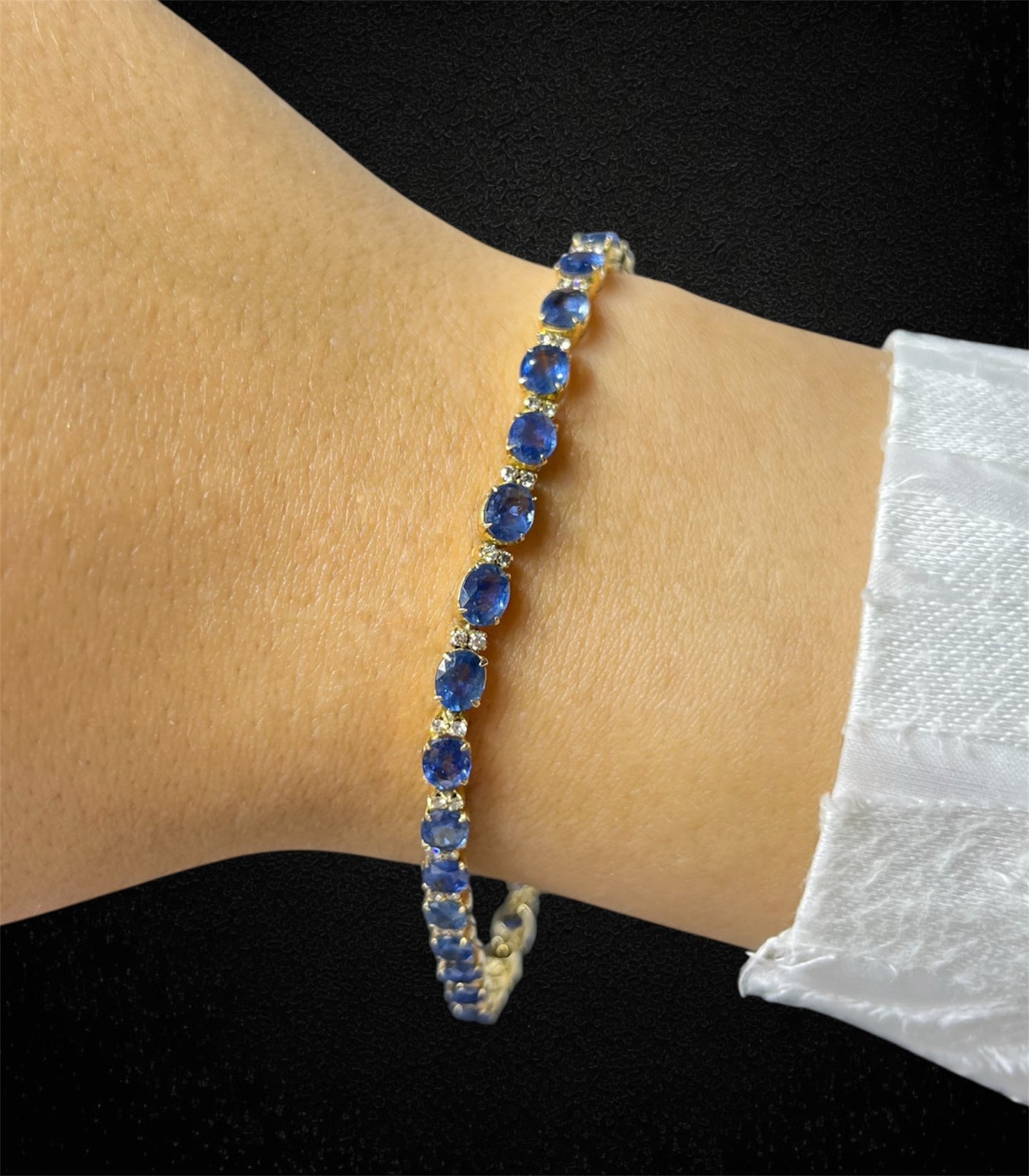 Bracciale tennis con zaffiri e diamanti
