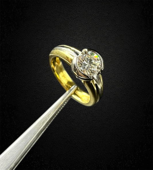 Anello in oro giallo e bianco 18K con diamante naturale 1,45 ct — Produzione Valenzana