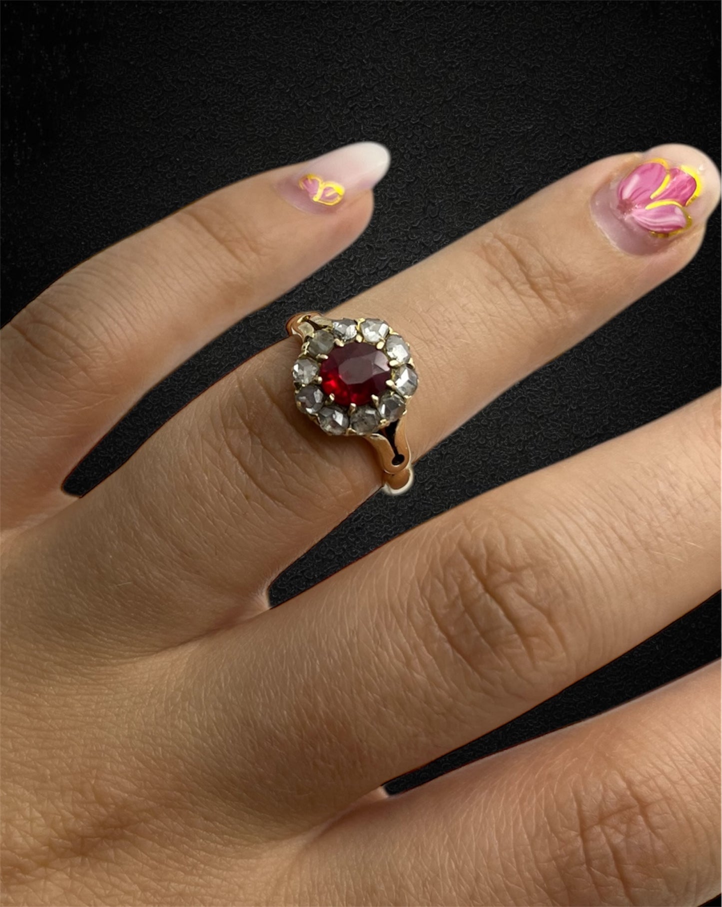 Anello Austro-Ungarico tardo Ottocento con rubino e diamanti