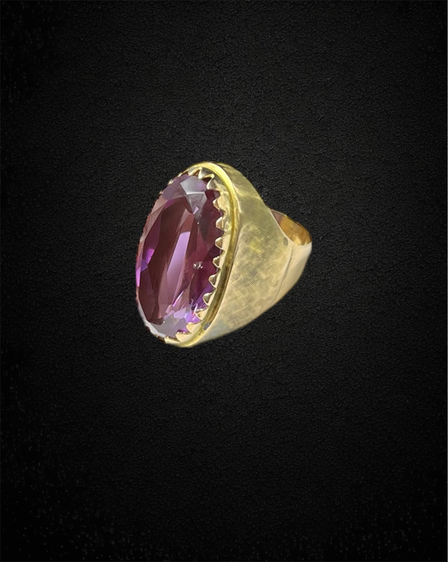 Anello maestoso con ametista di ca. 30 ct, anni '40