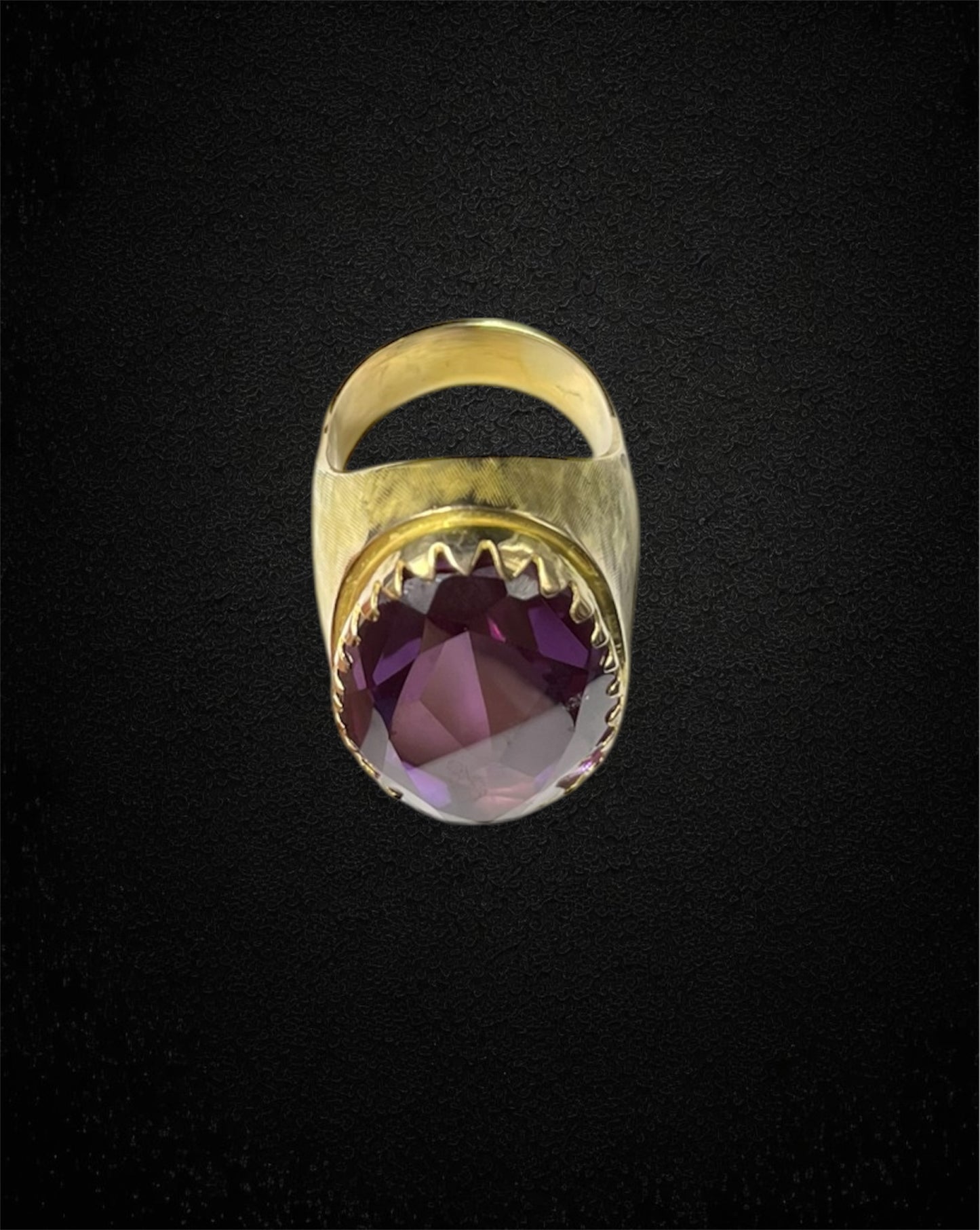 Anello maestoso con ametista di ca. 30 ct, anni '40