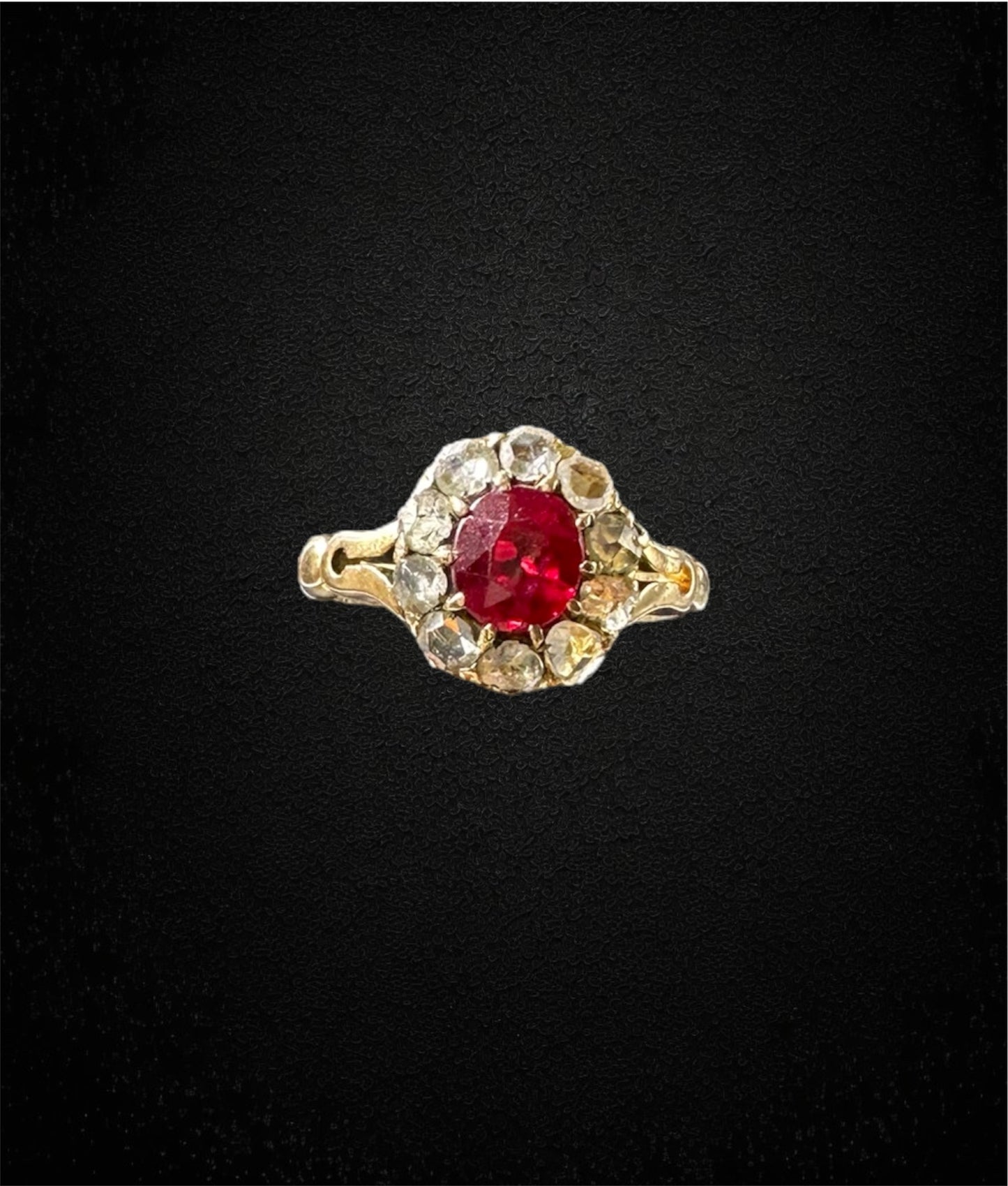 Anello Austro-Ungarico con Rubino e Diamanti