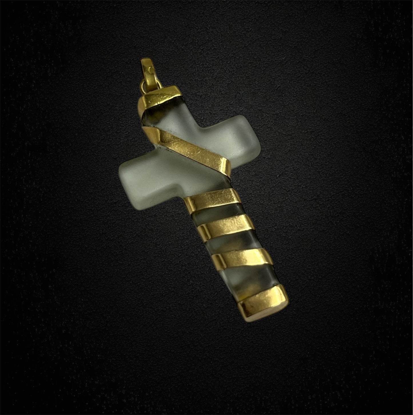 Croce pendente in cristallo di rocca e oro