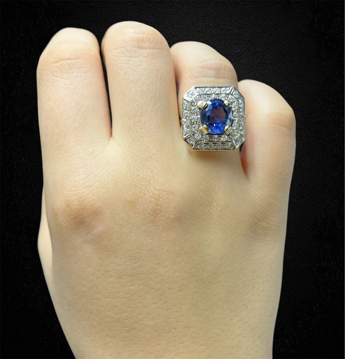 Anello ottagonale a gradini con zaffiro vermeil e diamanti – Italia, anni '80