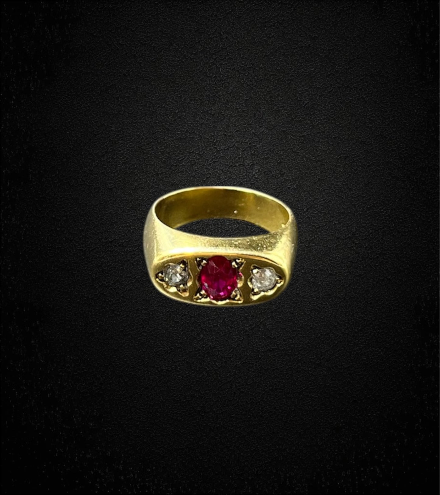 Anello vintage in oro giallo con rubino e diamanti, produzione italiana anni '30