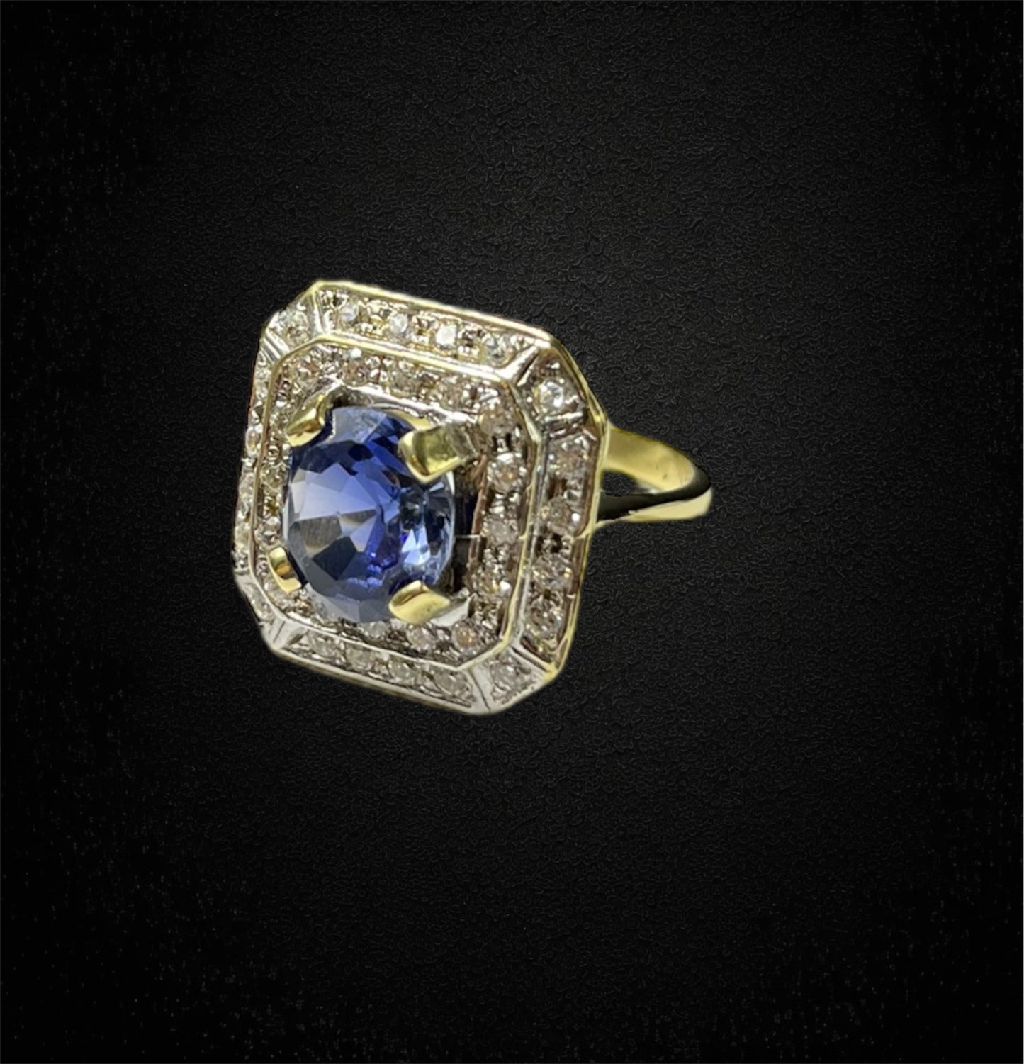 Anello ottagonale a gradini con zaffiro vermeil e diamanti – Italia, anni '80