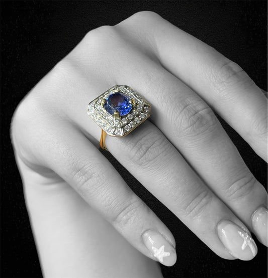 Anello ottagonale a gradini con zaffiro verneuil e diamanti – Italia, anni '80