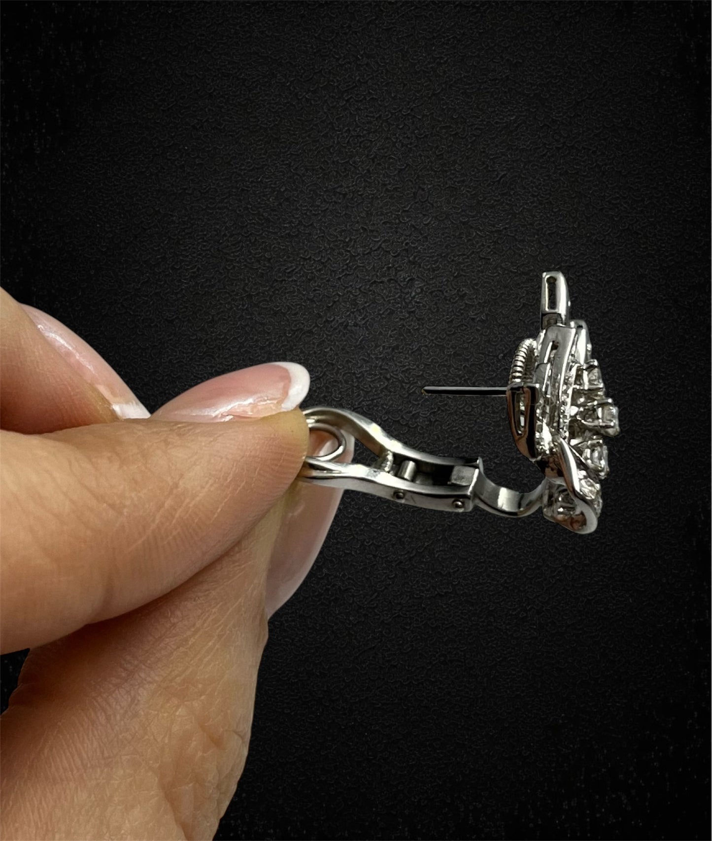 Orecchini con diamanti firmati De Lazzari