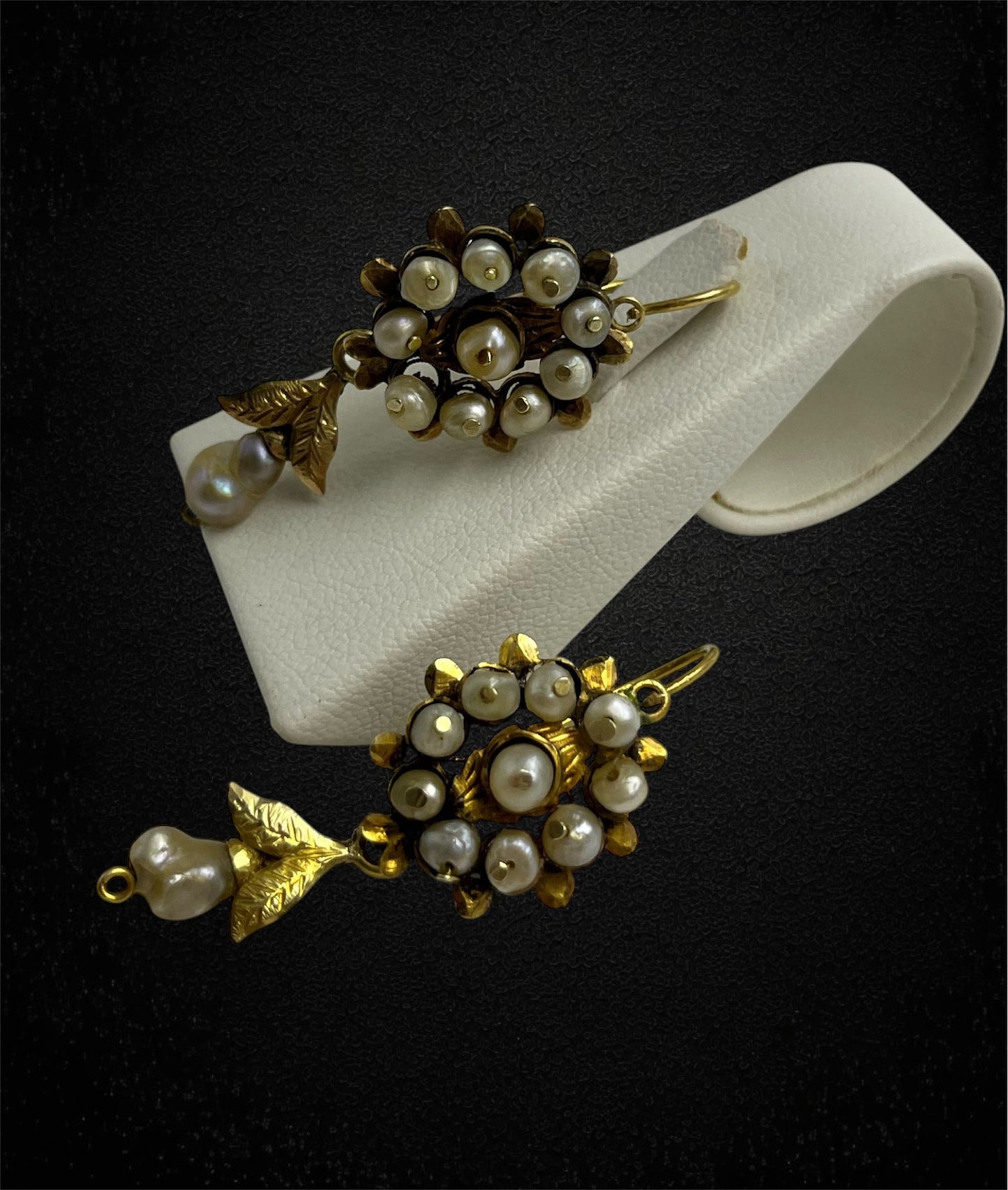 Orecchini dalmati con perle naturali, XIX secolo