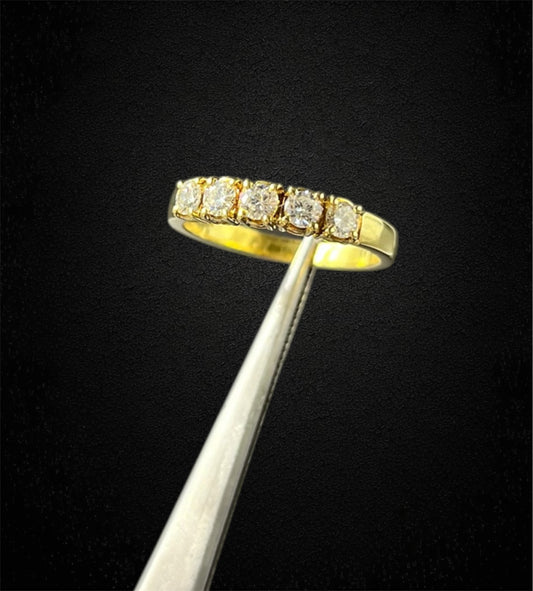 Anello riviere vintage in oro giallo con diamanti, produzione italiana anni '60