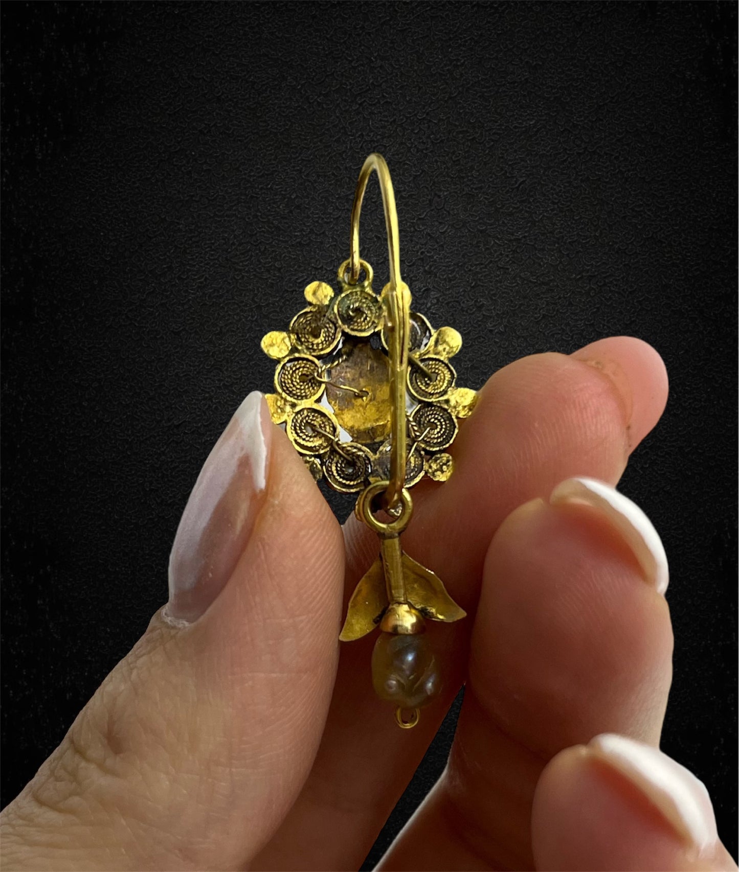 Orecchini dalmati con perle naturali, XIX secolo