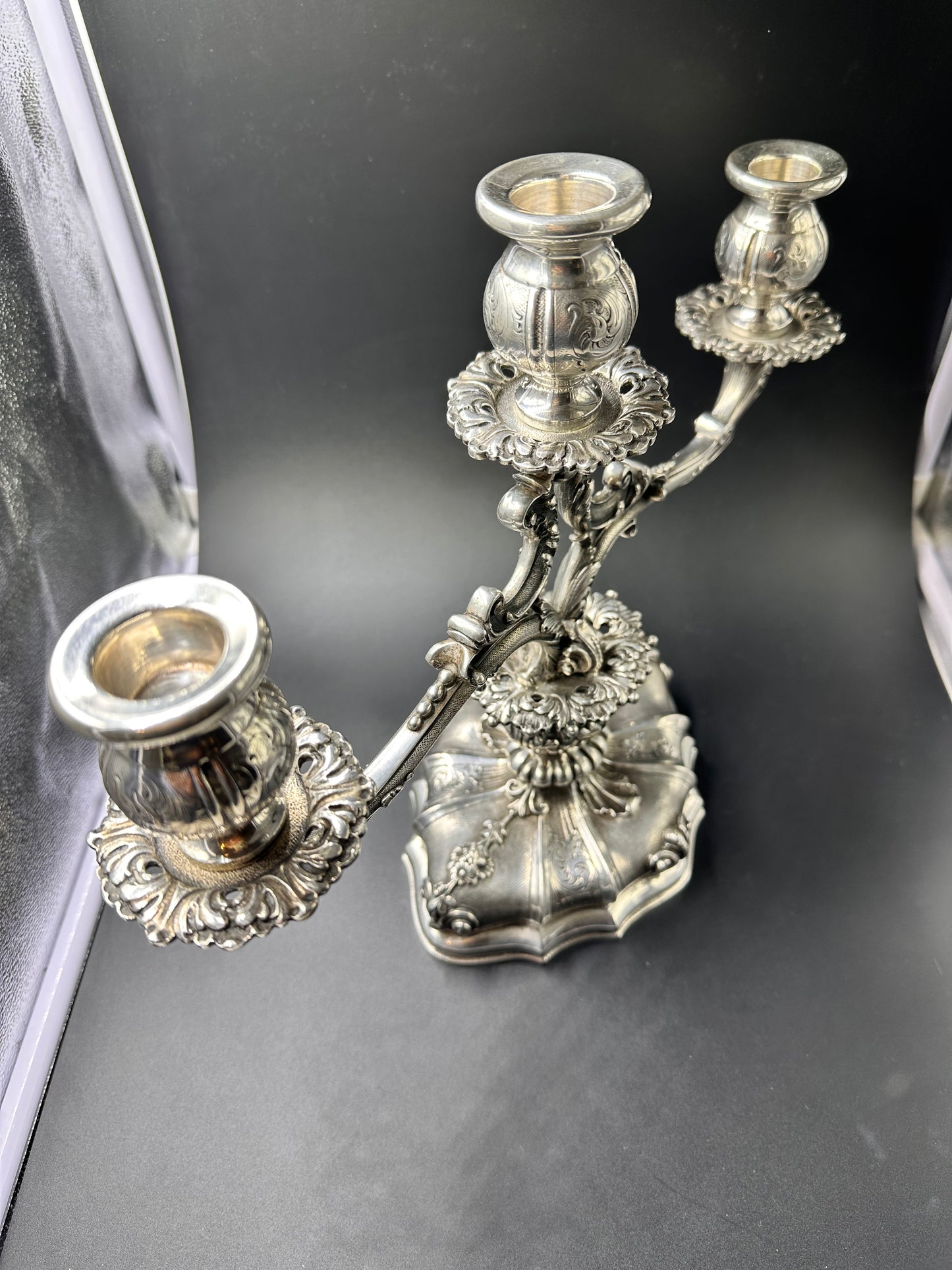 Candelabro in argento a tre braccia – VALLE' & GANDINI, Milano