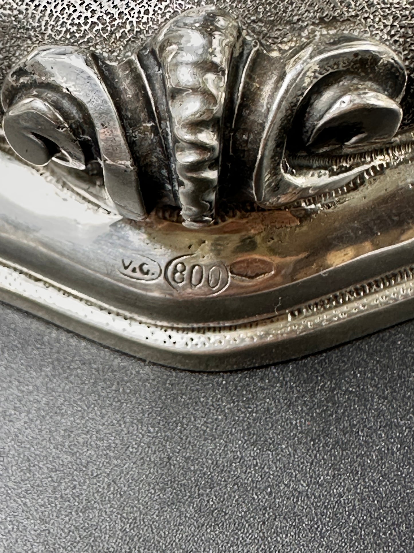 Candelabro in argento a tre braccia – VALLE' & GANDINI, Milano