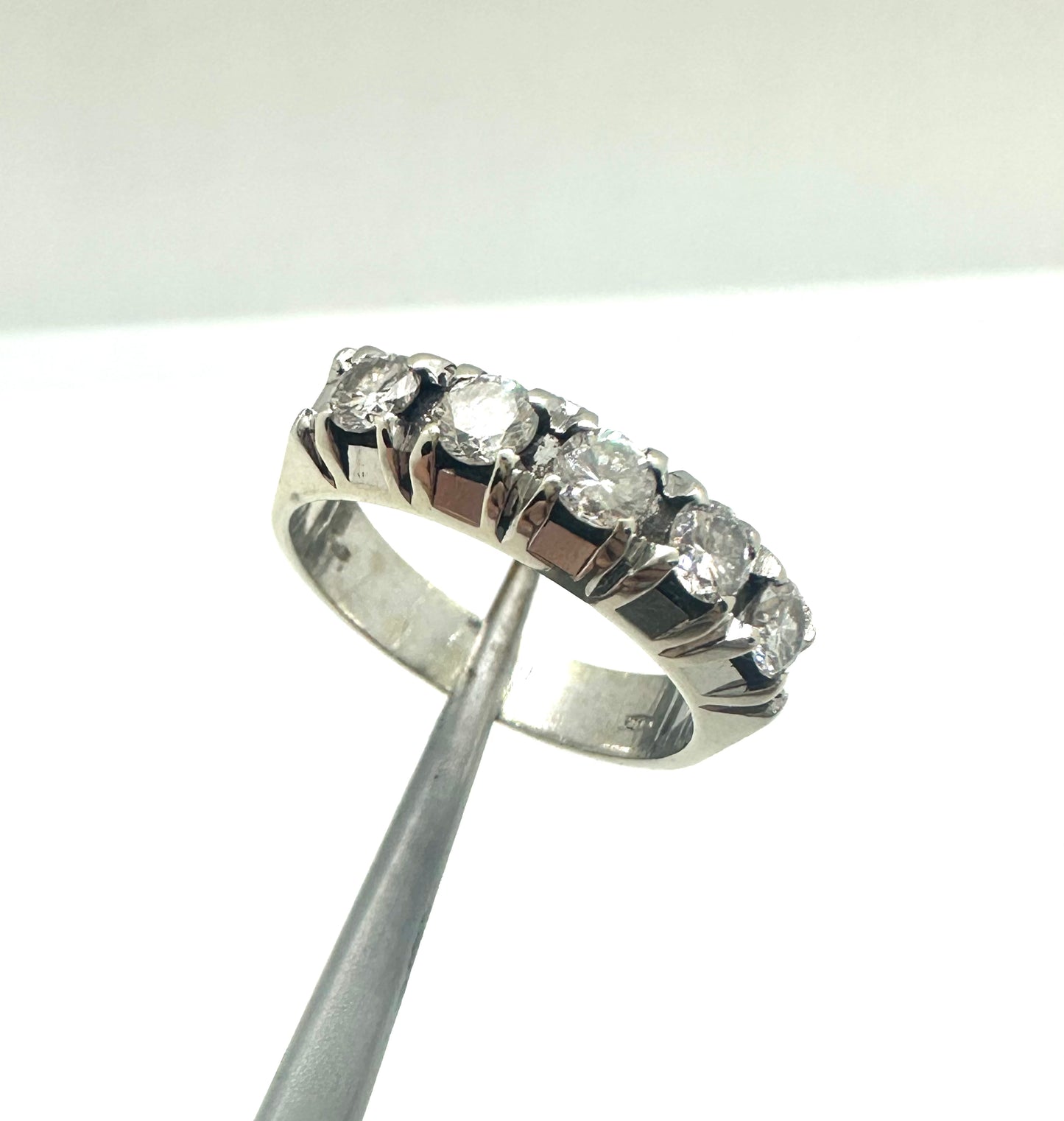 Riviere in oro bianco con diamanti ct. 0,75