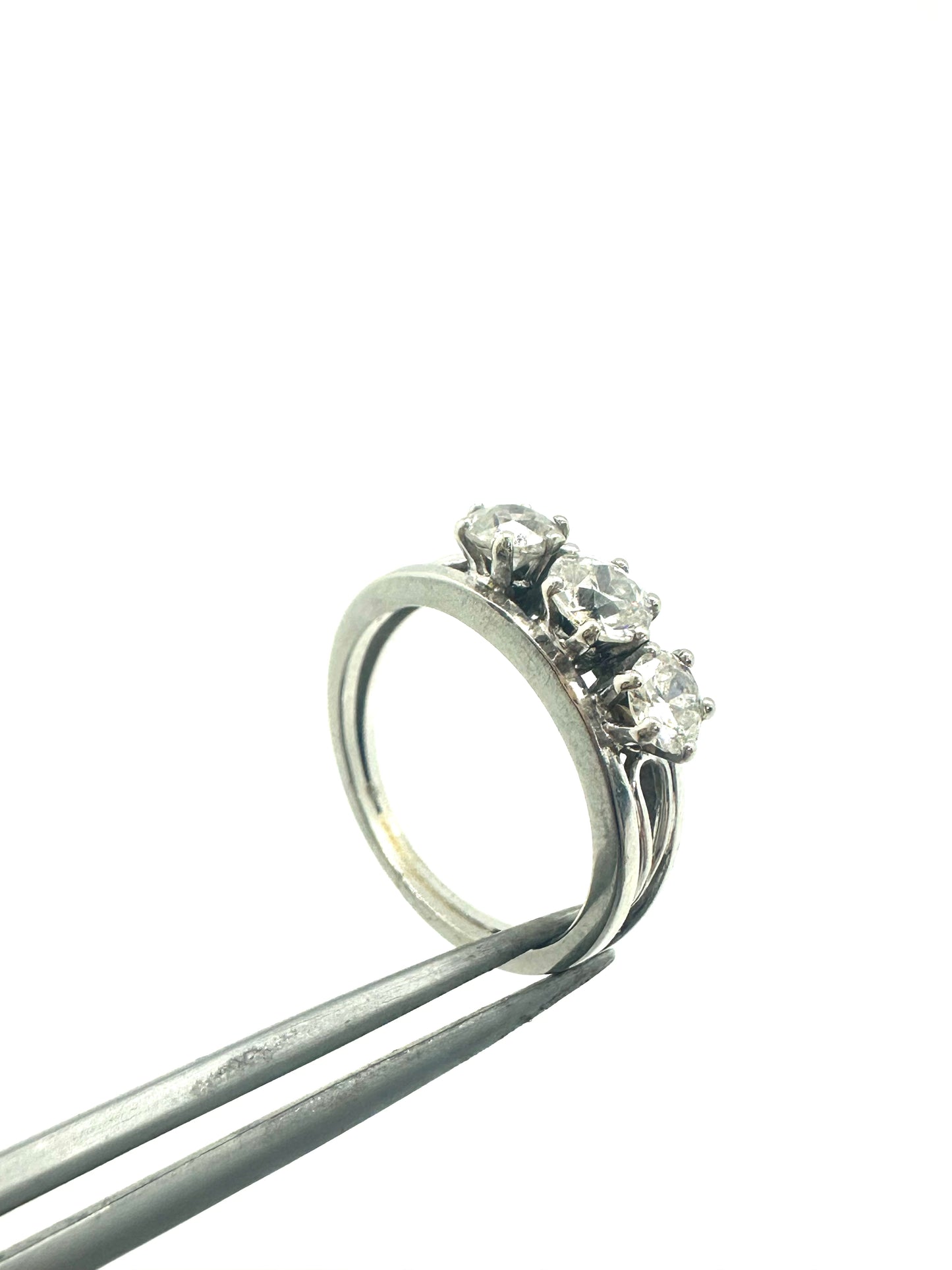 Trilogy in oro bianco con diamanti