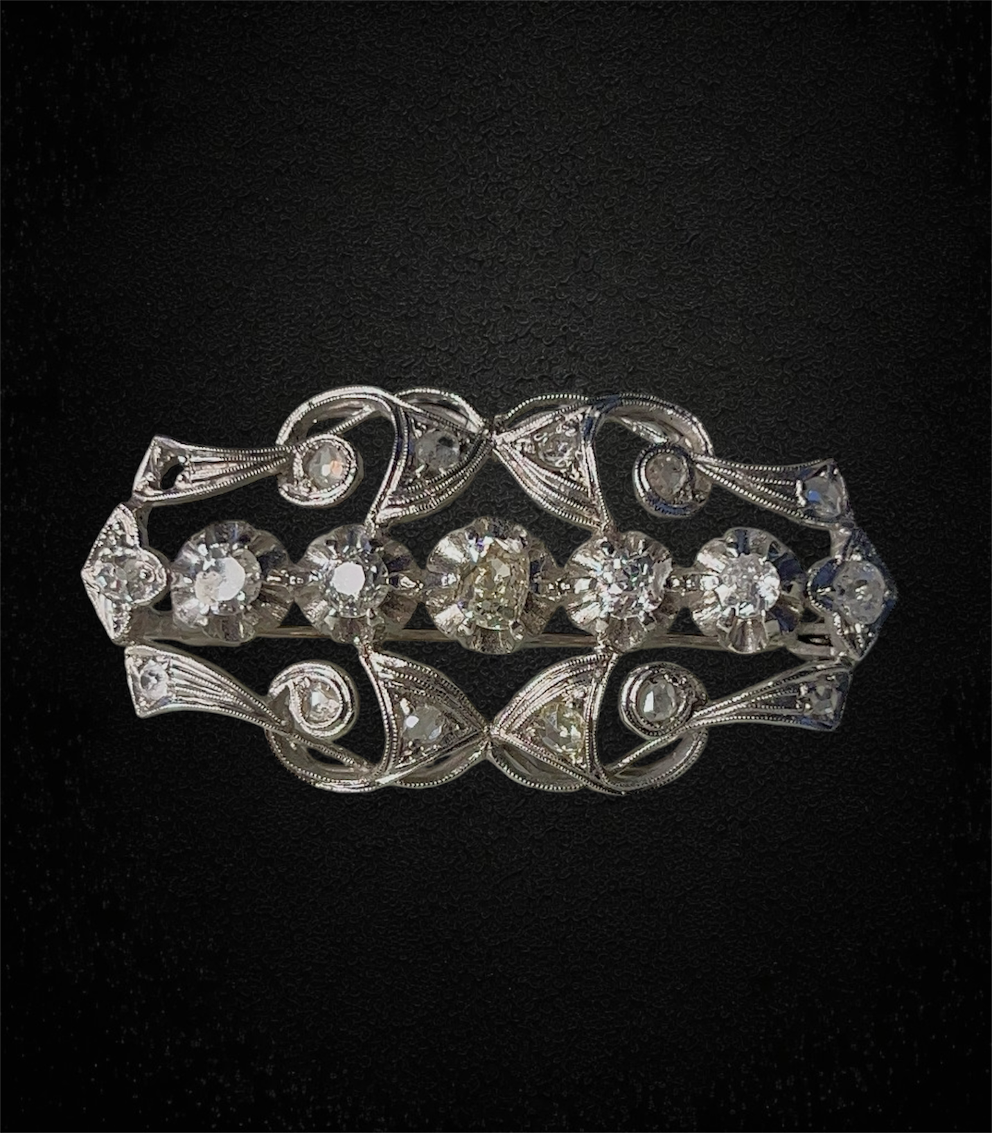 Spilla Novecentesca con Diamanti