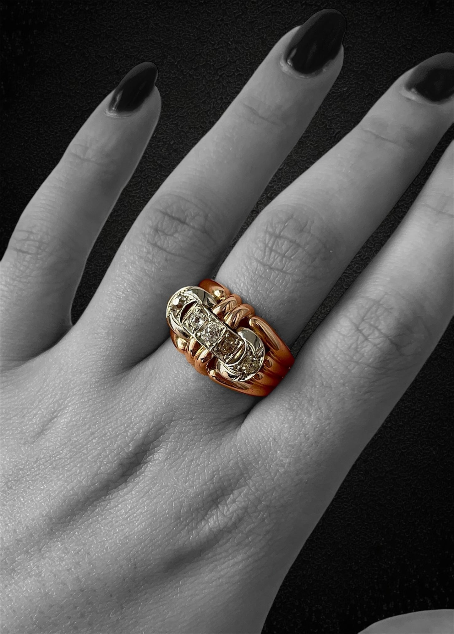 Anello a fascia con diamanti in stile Art Déco