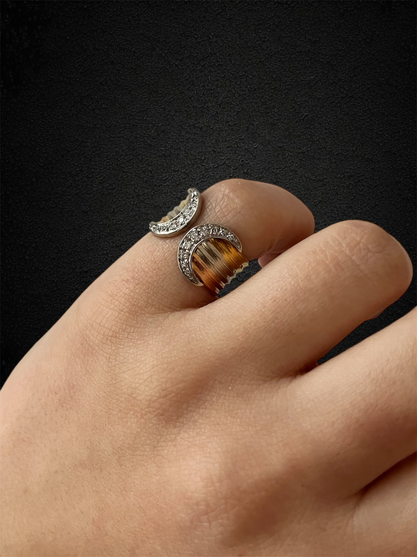 Fascia in oro a tre colori, con diamanti