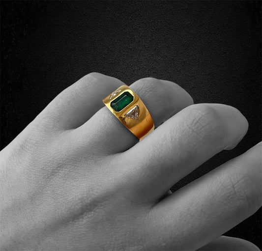 Fascione bombato con smeraldo e diamanti