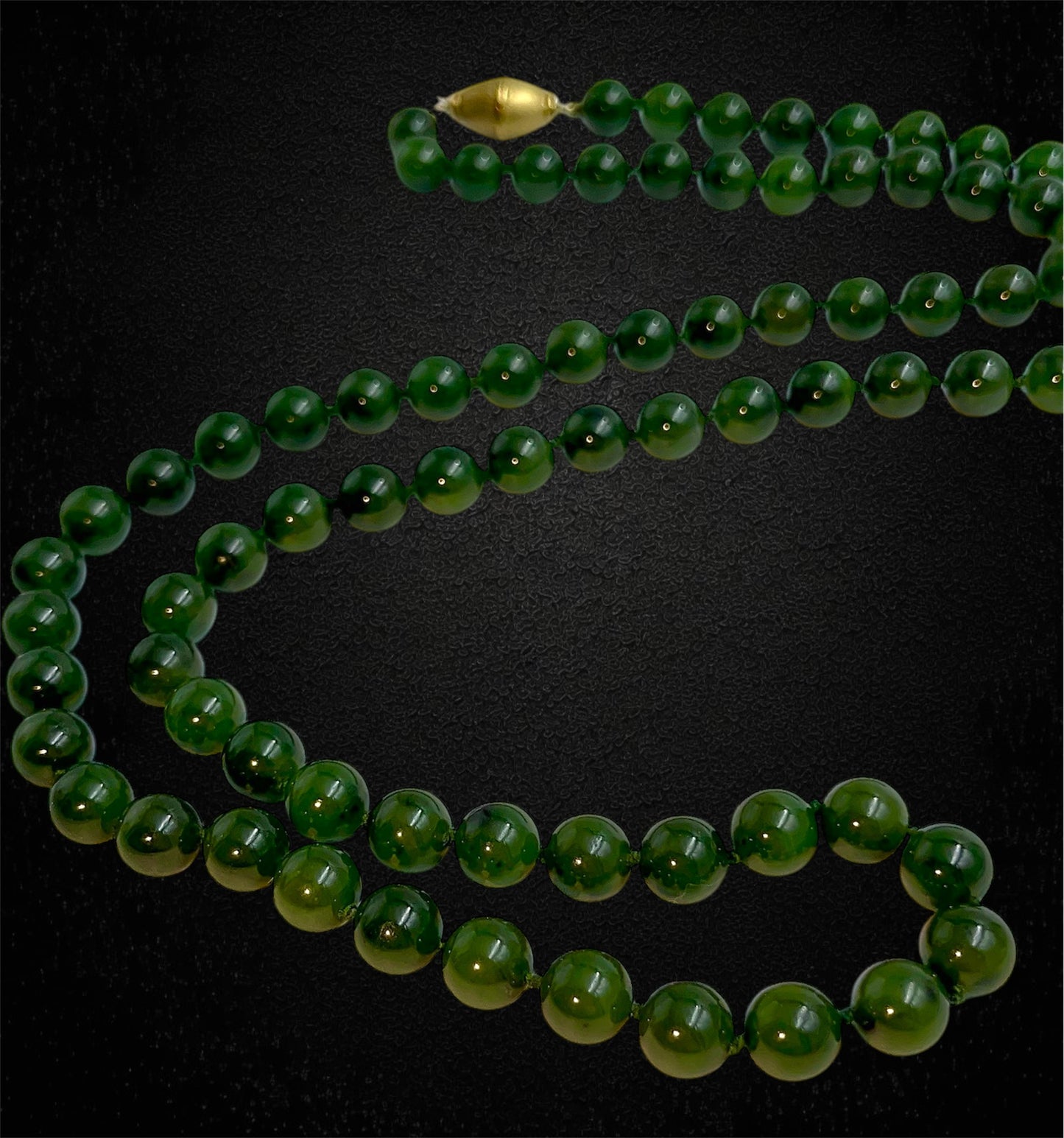 Lunga collana di perle di malachite