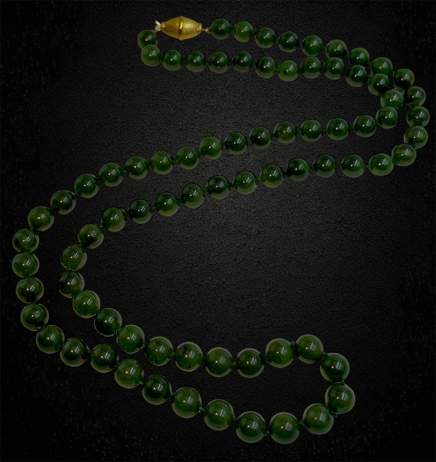 Lunga collana di perle di malachite