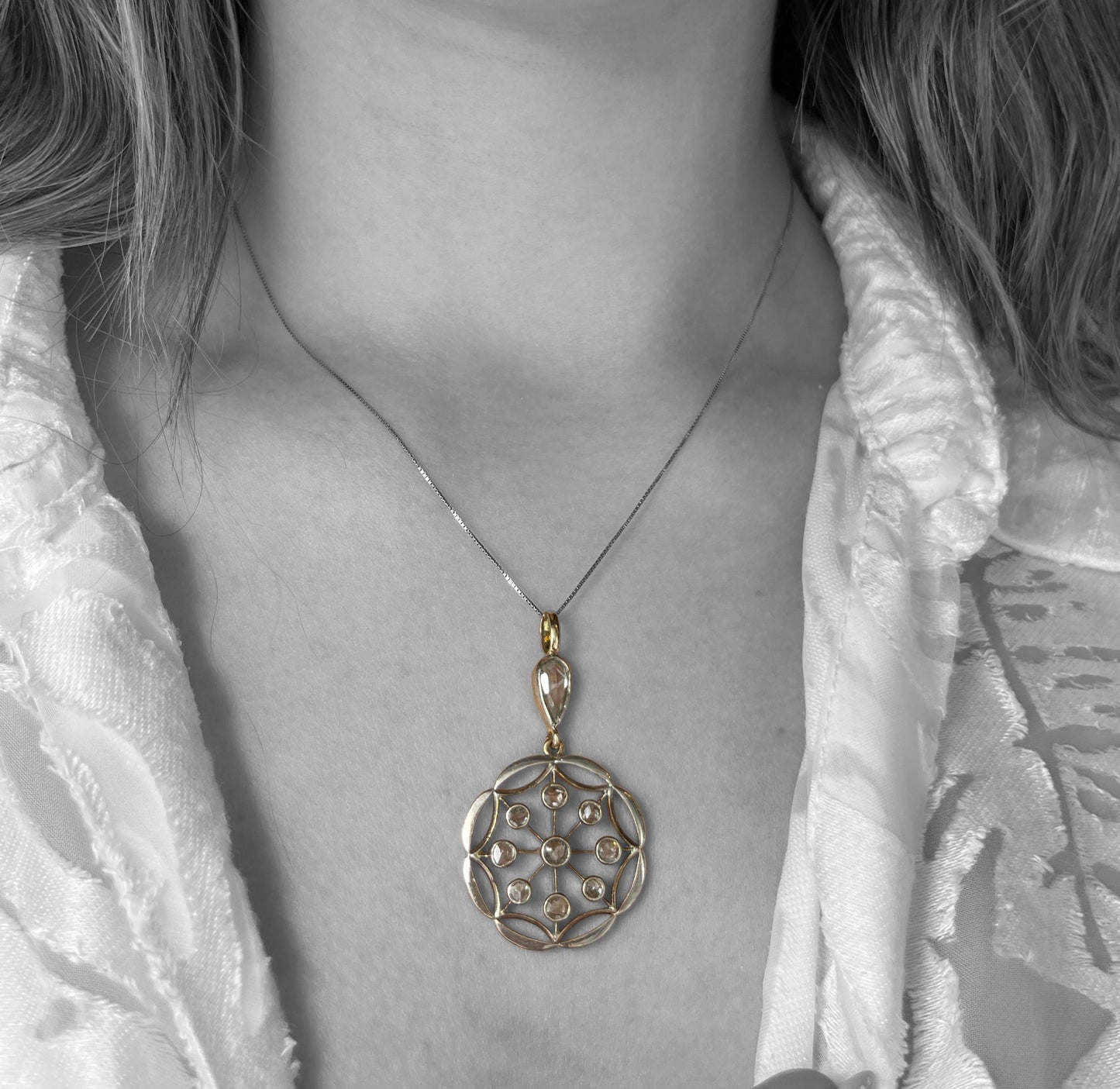 Raro pendente circolare, con diamanti, fine XIX secolo