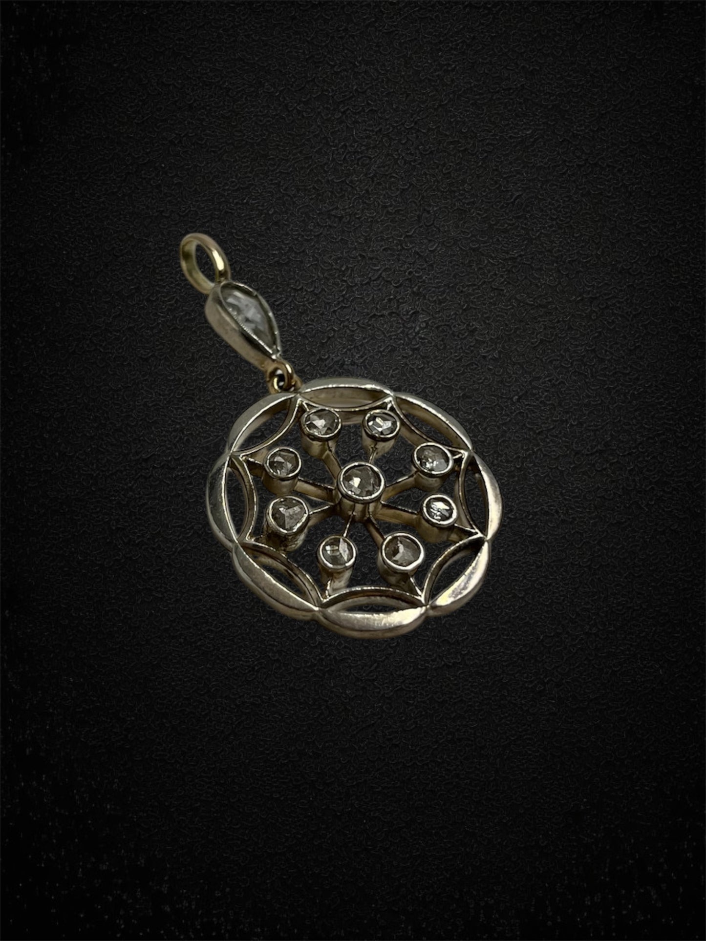 Raro pendente circolare, con diamanti, fine XIX secolo