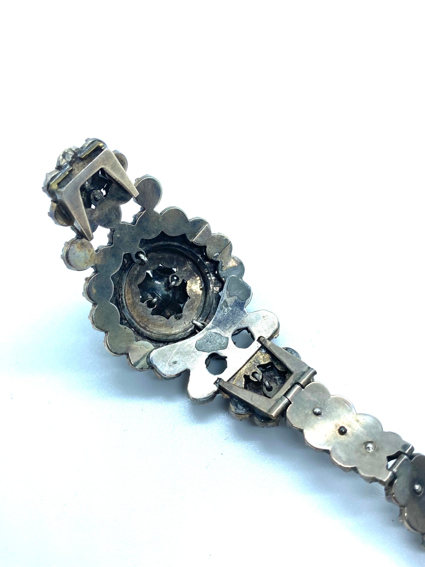 Sontuoso Bracciale Austroungarico con Granati Piropo