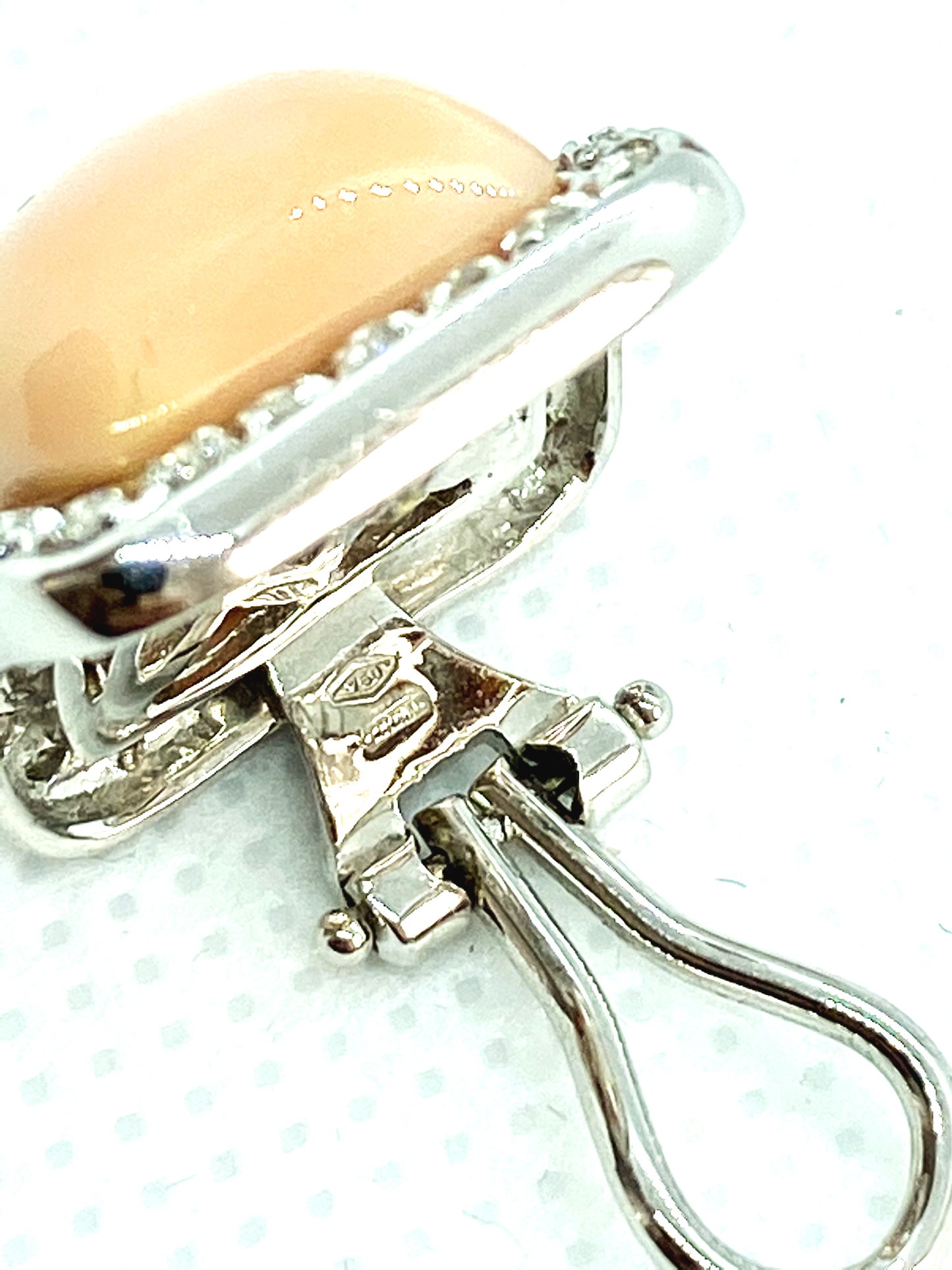 Raffinati orecchini italiani in corallo e diamanti