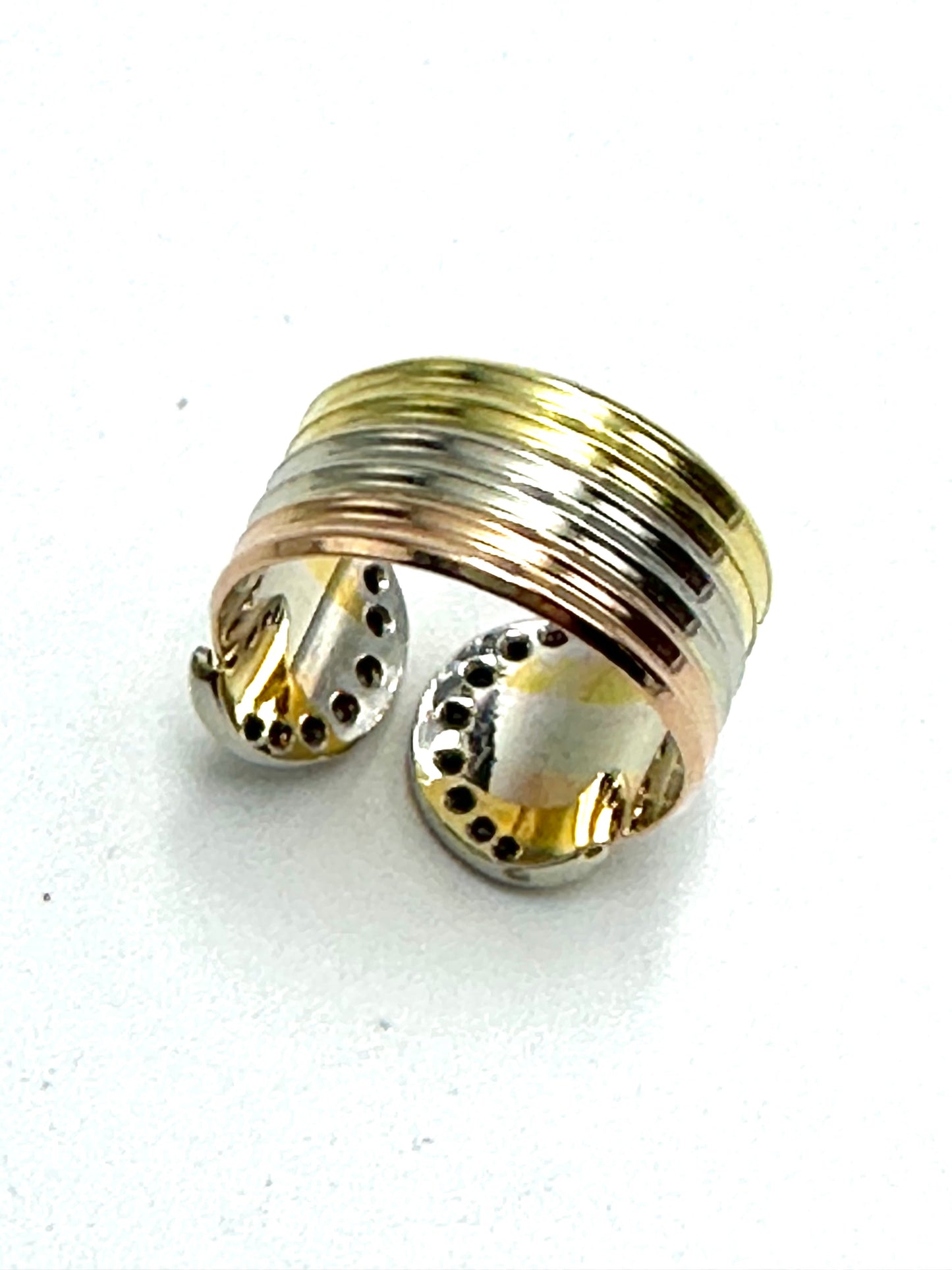 Fascia in oro a tre colori, con diamanti