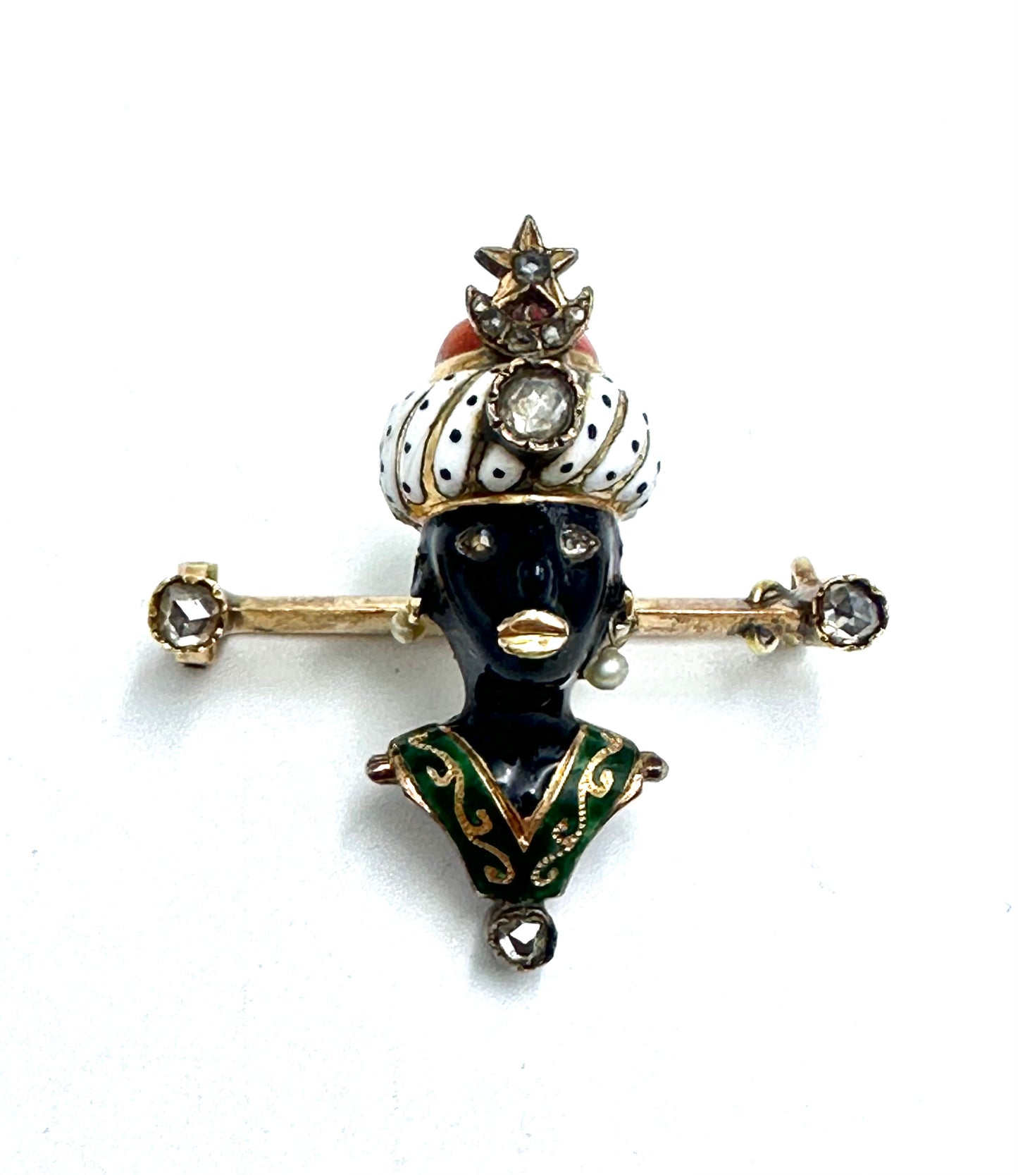 Spilla in oro con smalti policromi con "moretto", firmata Agostino Gigante