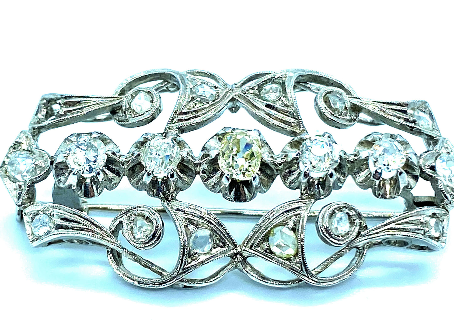 Spilla Novecentesca con Diamanti