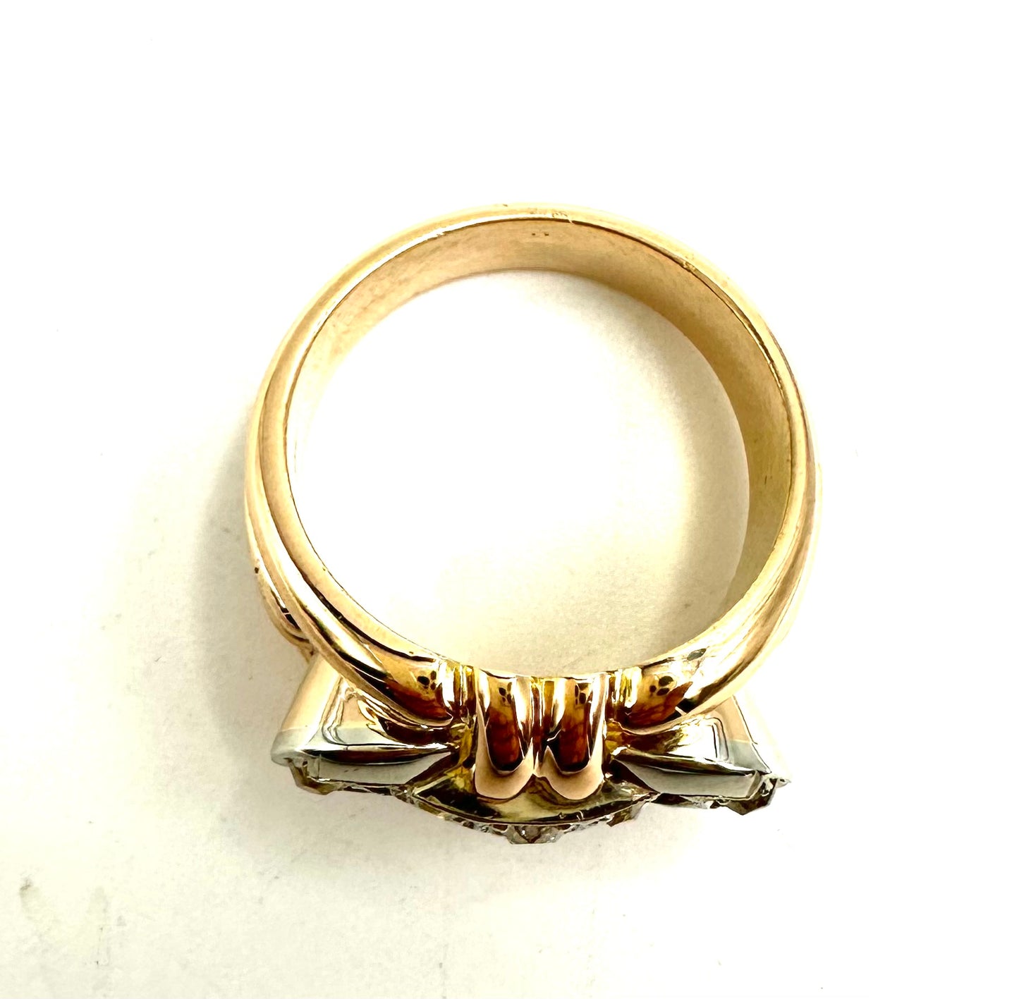 Anello a fascia con diamanti in stile Art Déco