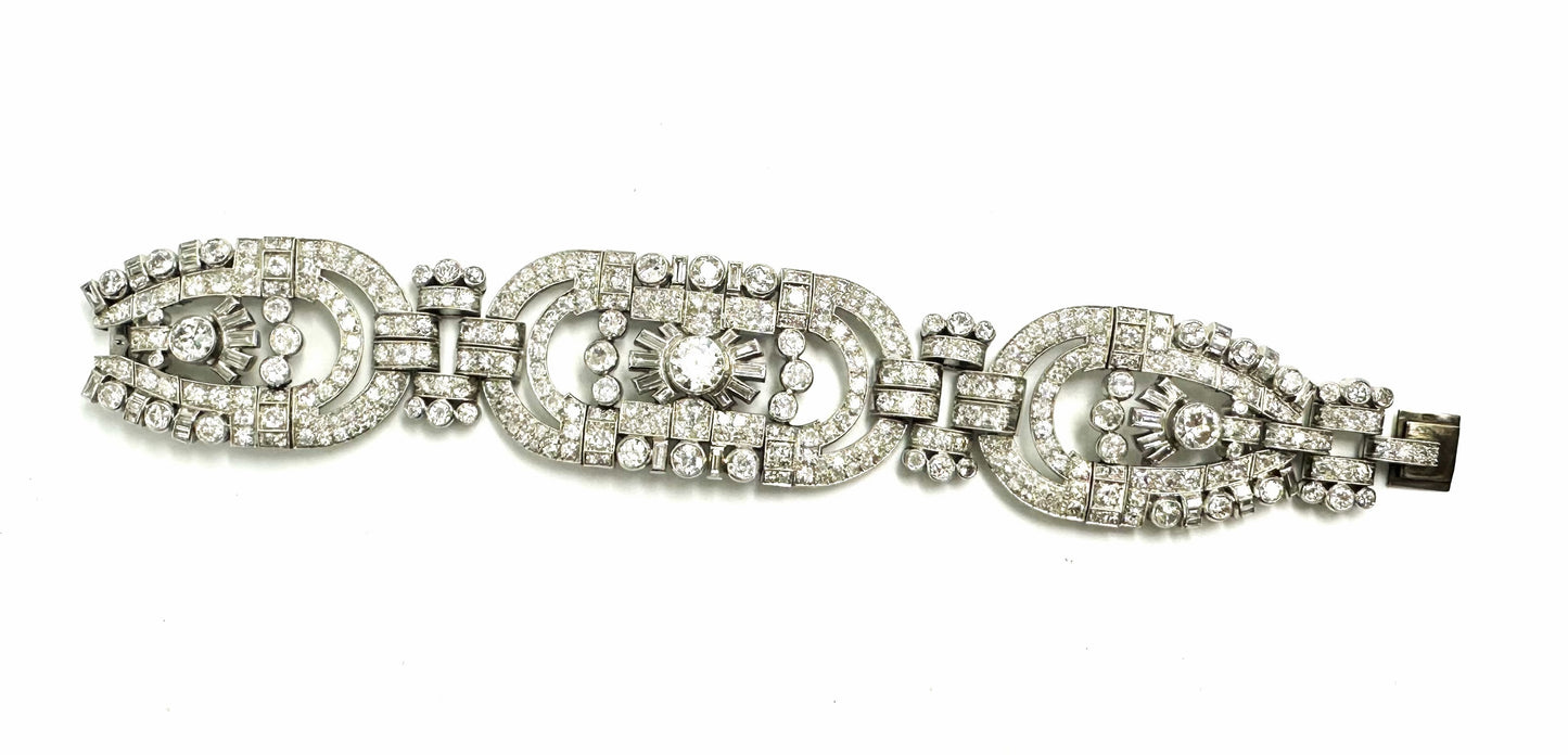Bracciale Art Déco, diamanti per oltre 28 carati, proveniente dall'Impero Austro-Ungarico.