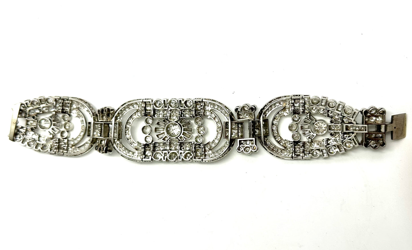 Bracciale Art Déco, diamanti per oltre 28 carati, proveniente dall'Impero Austro-Ungarico.