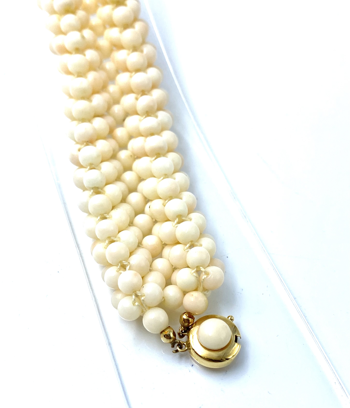 Bracciale di perle di corallo bianco