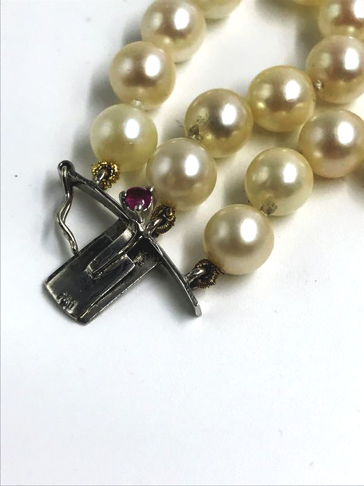 Bracciale novecentesco a tre fili di perle