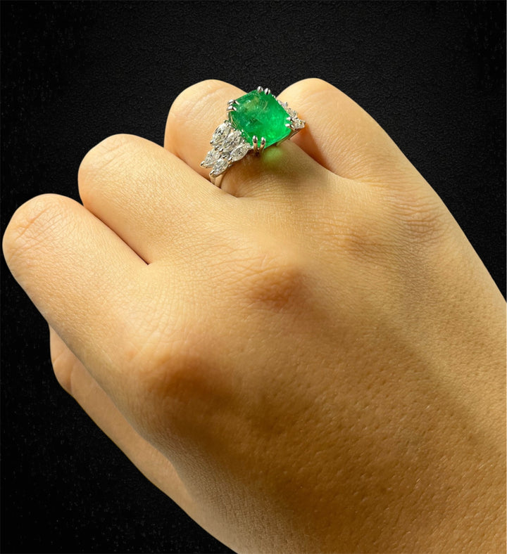 Strepitoso Anello con Smeraldo di Nostra Creazione