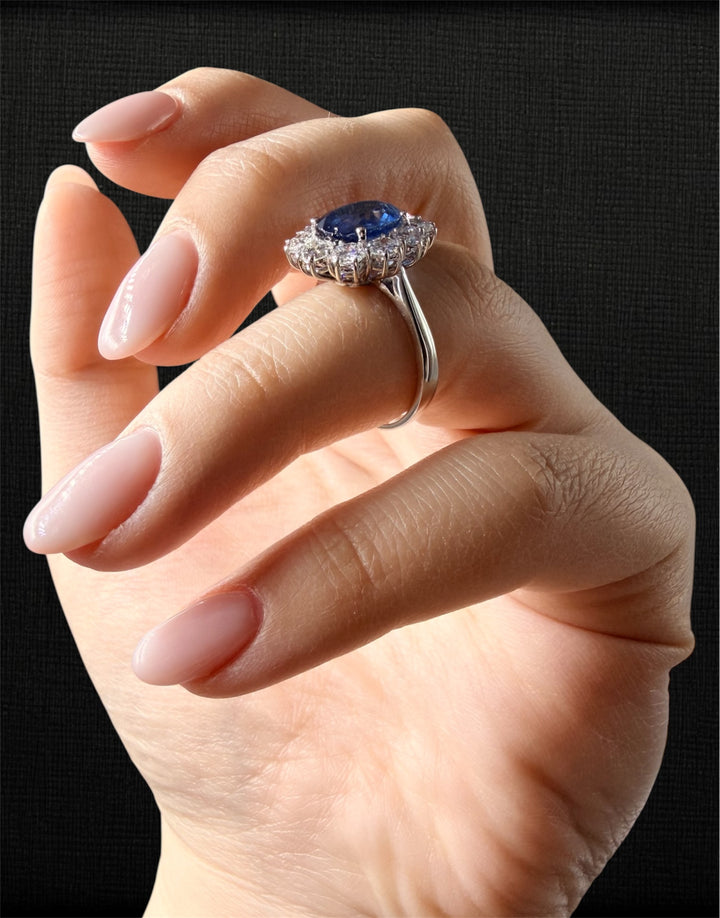 Sfavillante Anello Zaffiro e Diamanti