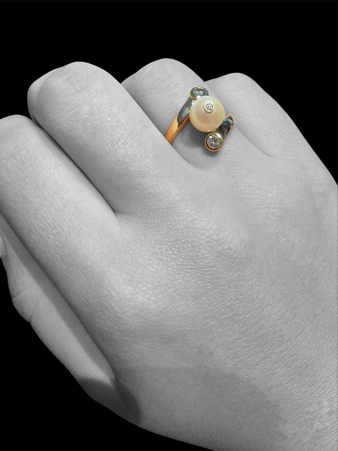 Anello vintage in oro con perla e diamanti