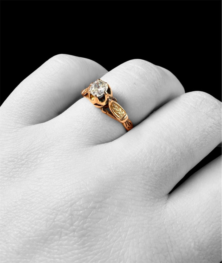 Anello in Oro Giallo con Diamante – Anni Trenta