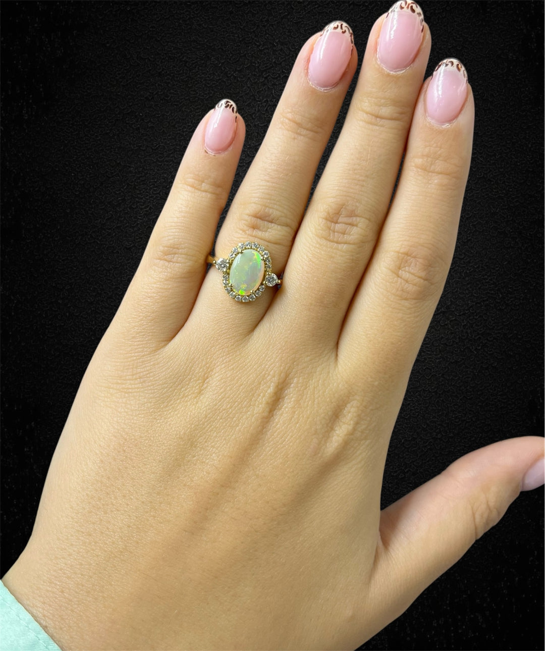 Anello con Opale Arlecchino e Diamanti