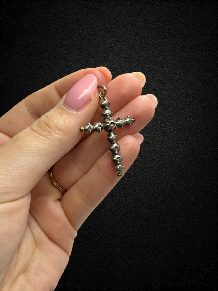 Croce di Stile Gotico con Diamanti a “Rosa”, XVIII secolo.