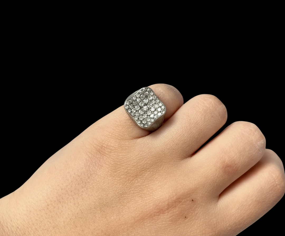 Anello da Mignolo con Diamanti, Anni Sessanta