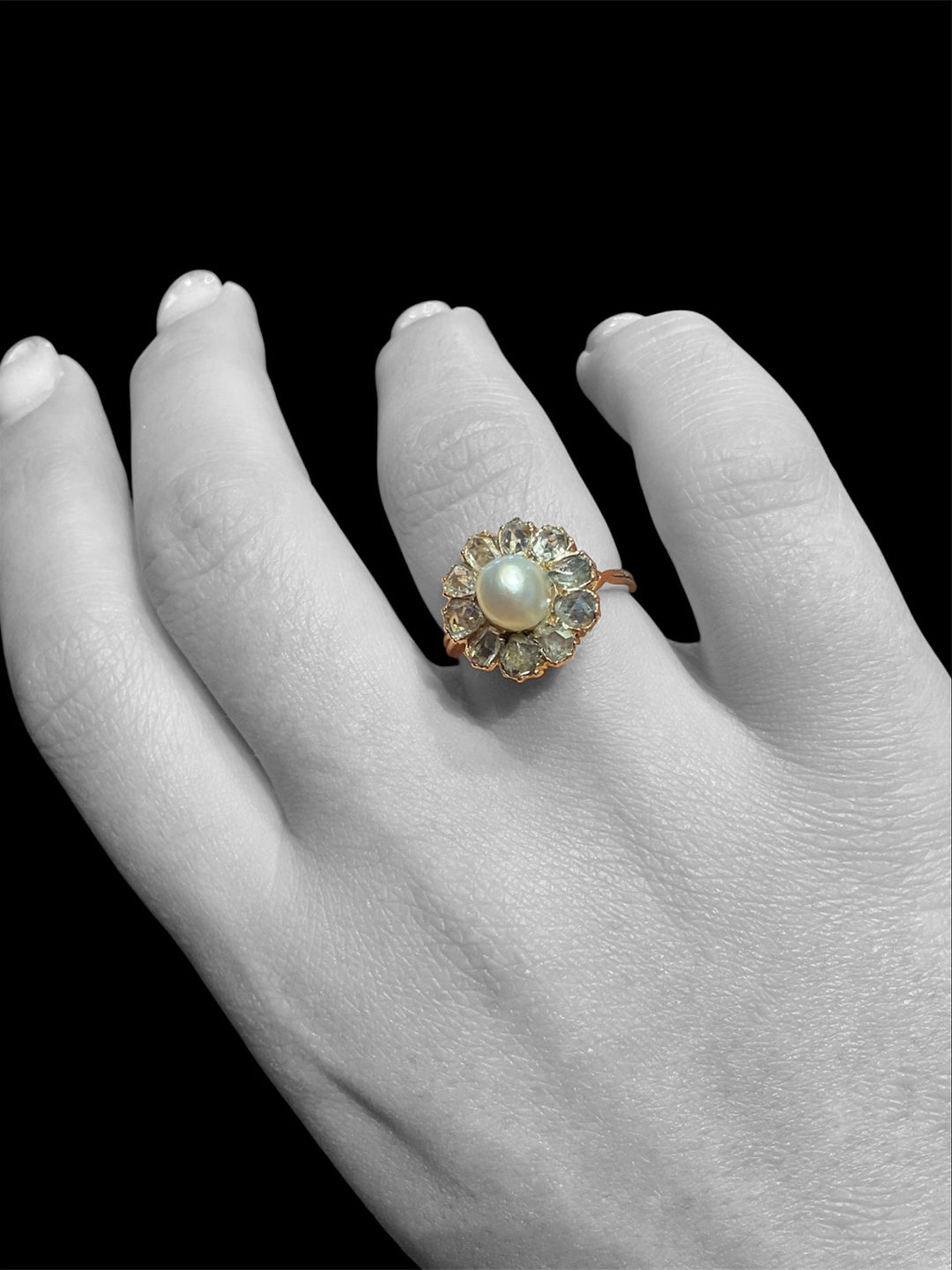 Anello austro-ungarico con perla e diamanti taglio rosa, fine '800