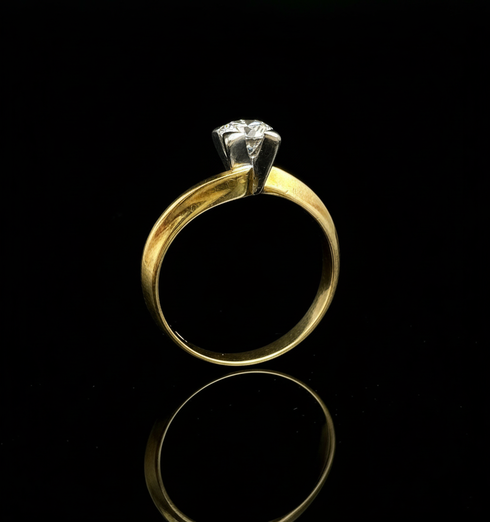 Anello solitario Salvini con Diamante da 0,40 ct.