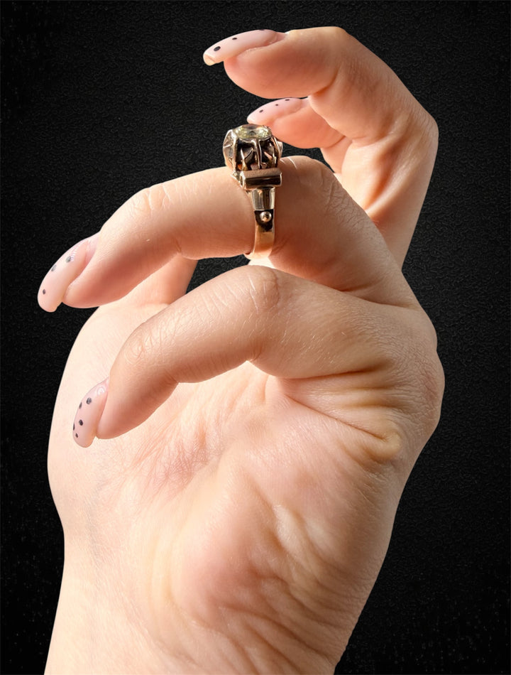 Solitario Anni '20 con Diamante Fancy