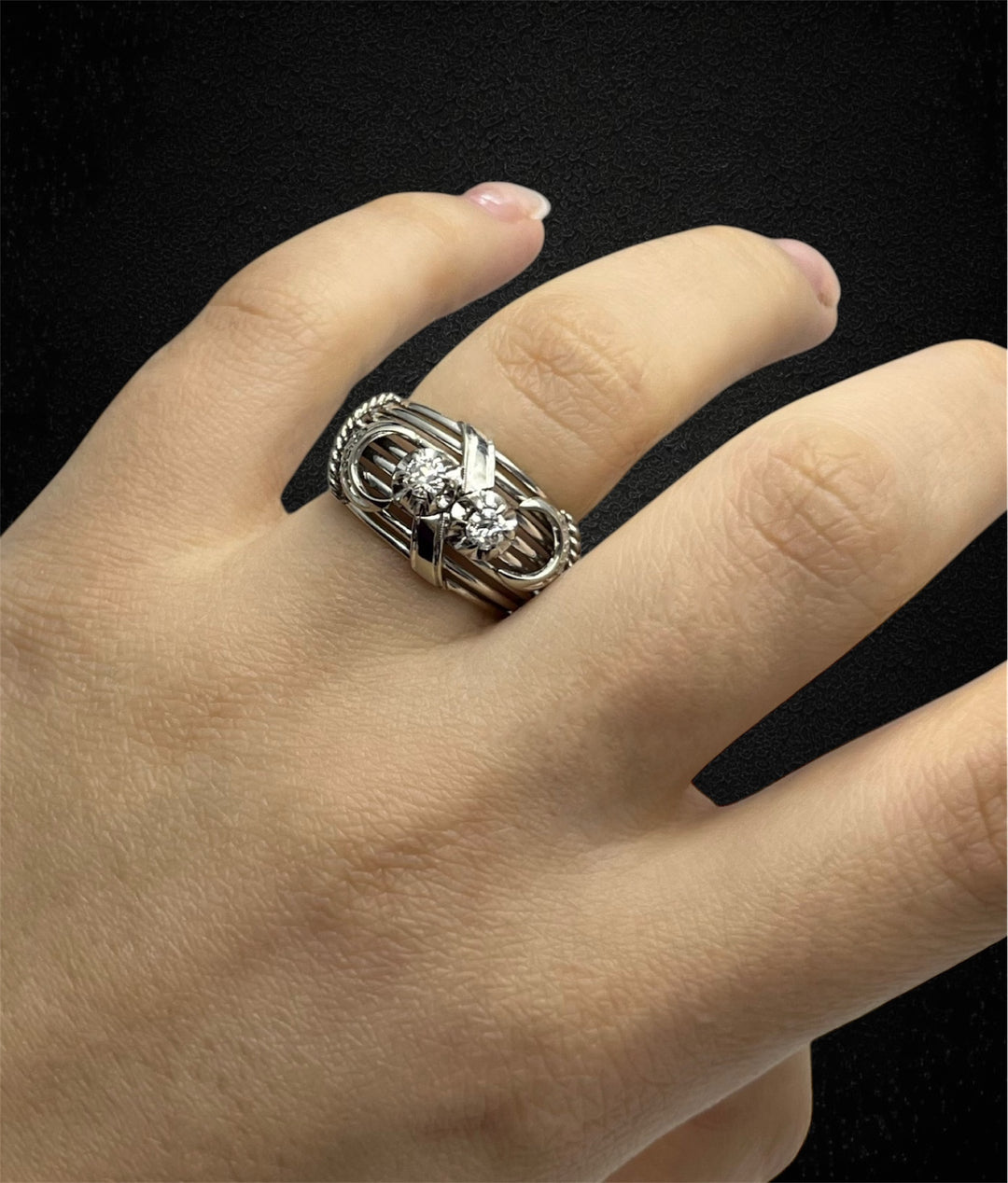 Anello Bombato "Mille Fili", con diamanti.